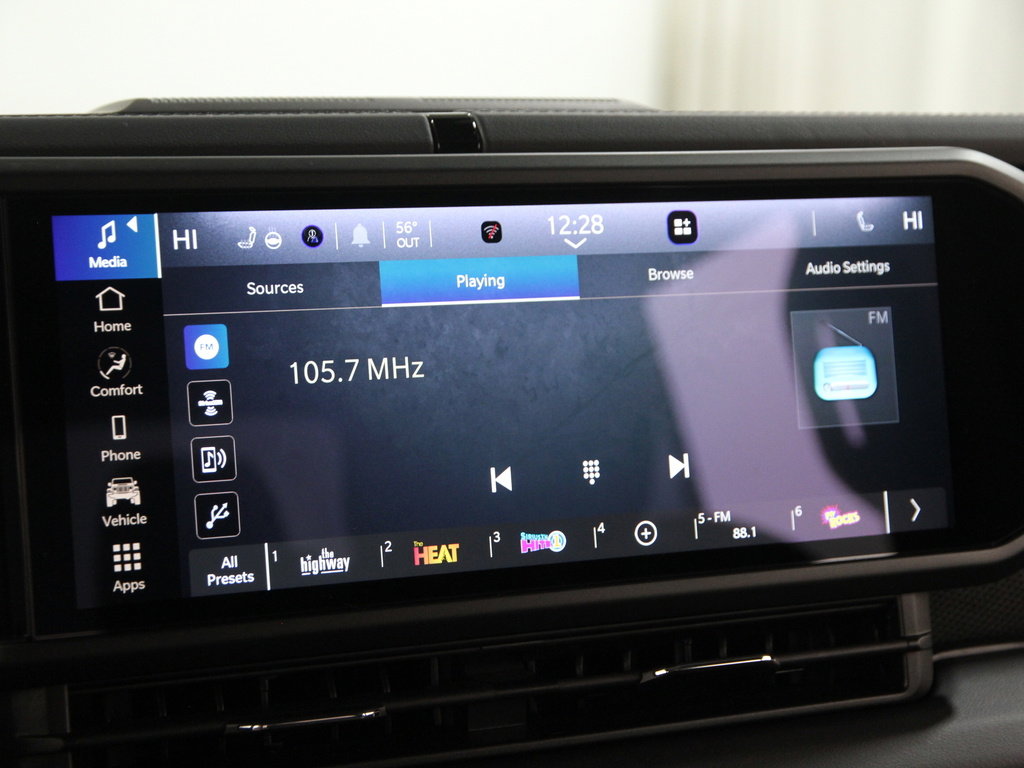 Used 2025 Jeep Gladiator Mojave w/ Convenience Group image 10