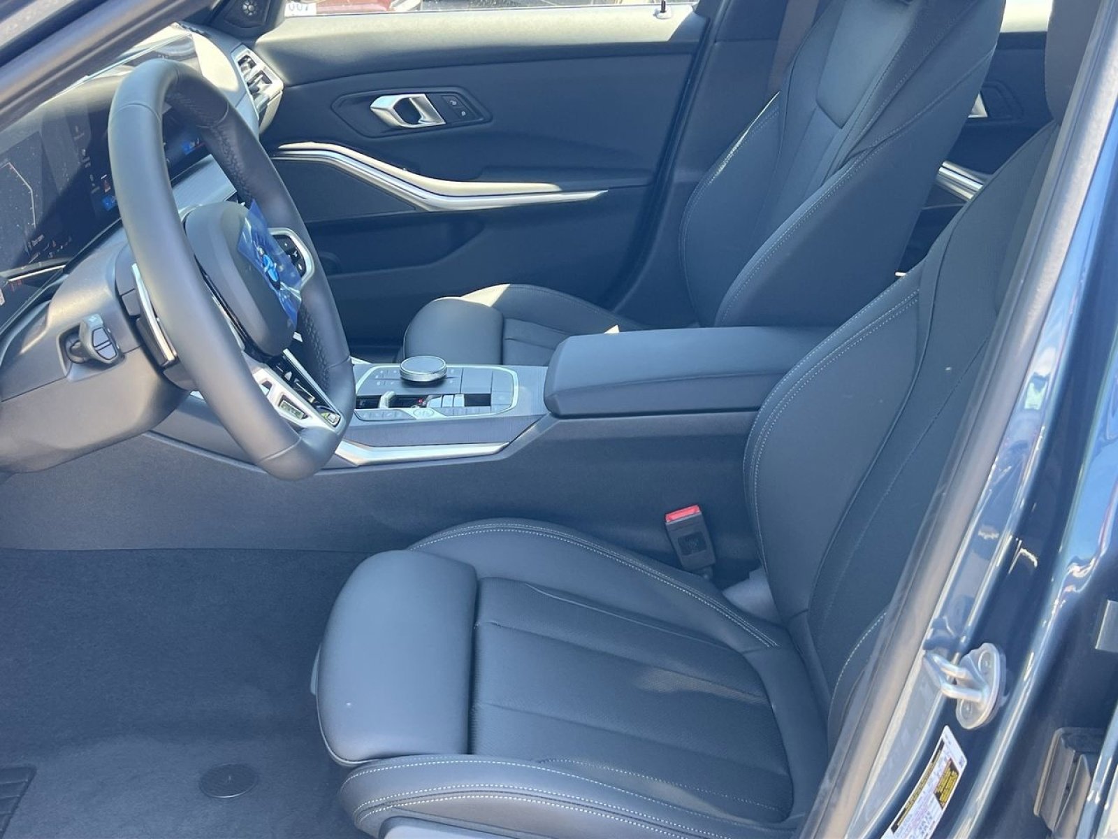New 2026 BMW 330i xDrive Sedan w/ M Sport Package AWD/4WD image 8