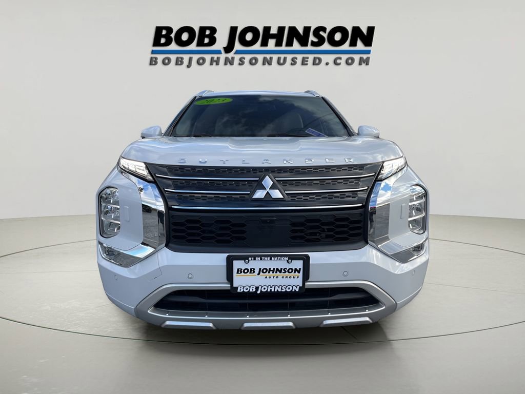 Used 2023 Mitsubishi Outlander SEL image 2