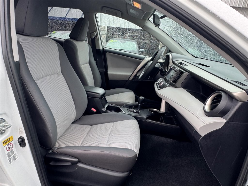 Used 2014 Toyota RAV4 LE FWD image 15