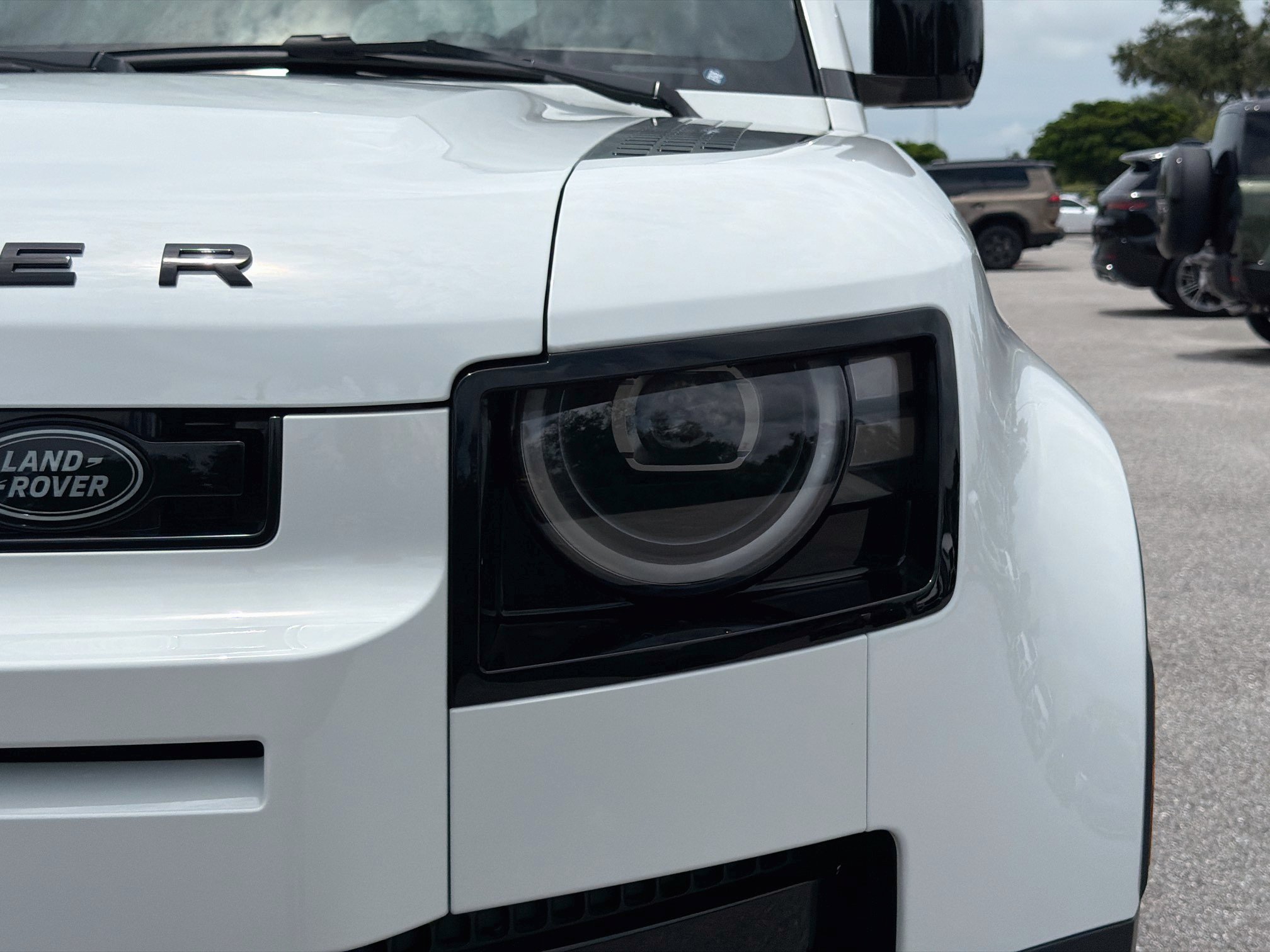 New 2026 Land Rover Defender 110 S AWD/4WD image 9