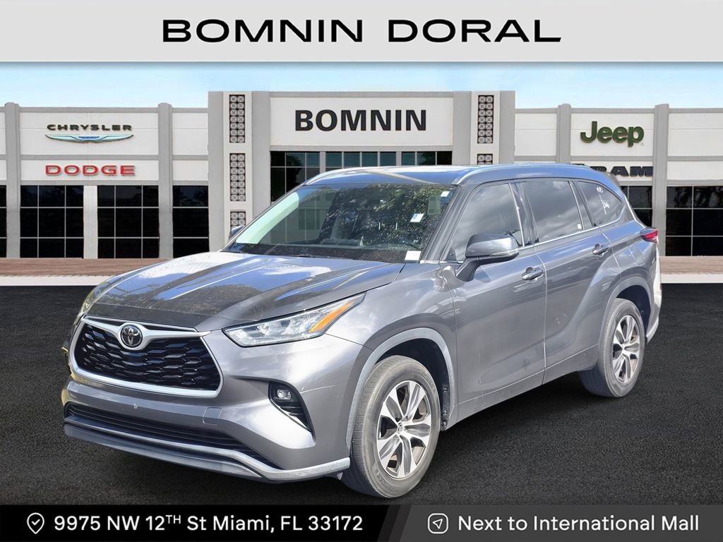 Used 2020 Toyota Highlander XLE image 1