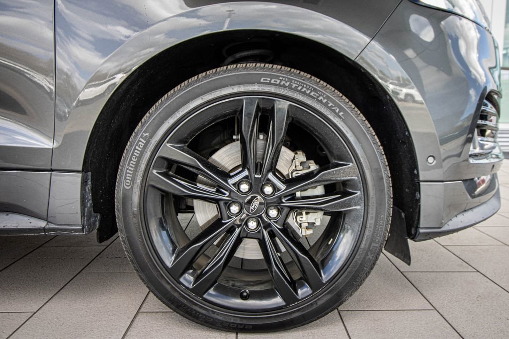 Used 2019 Ford Edge ST w/ Equipment Group 401A AWD/4WD image 4