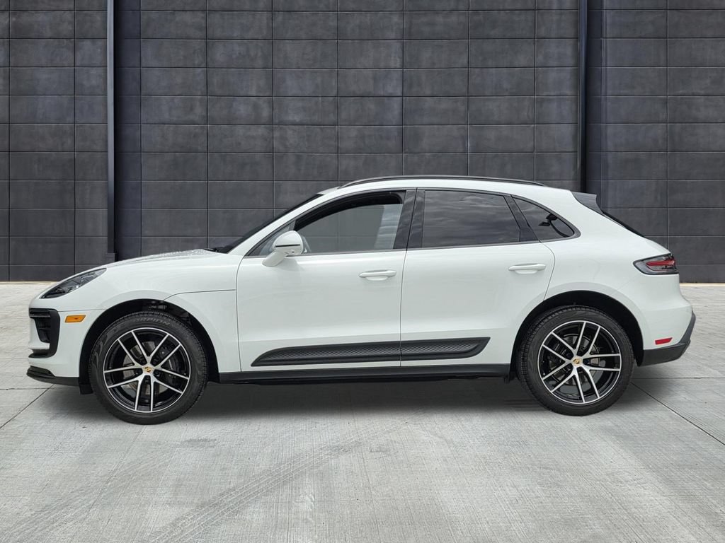 Used 2026 Porsche Macan AWD/4WD image 2