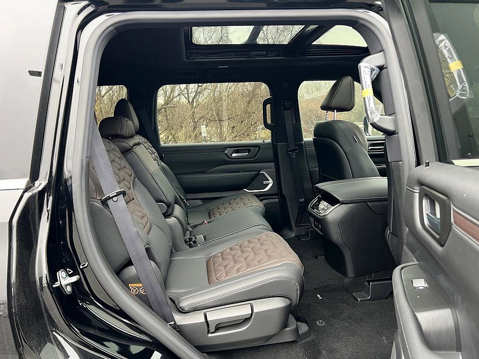 New 2025 Nissan Armada Platinum Reserve image 18