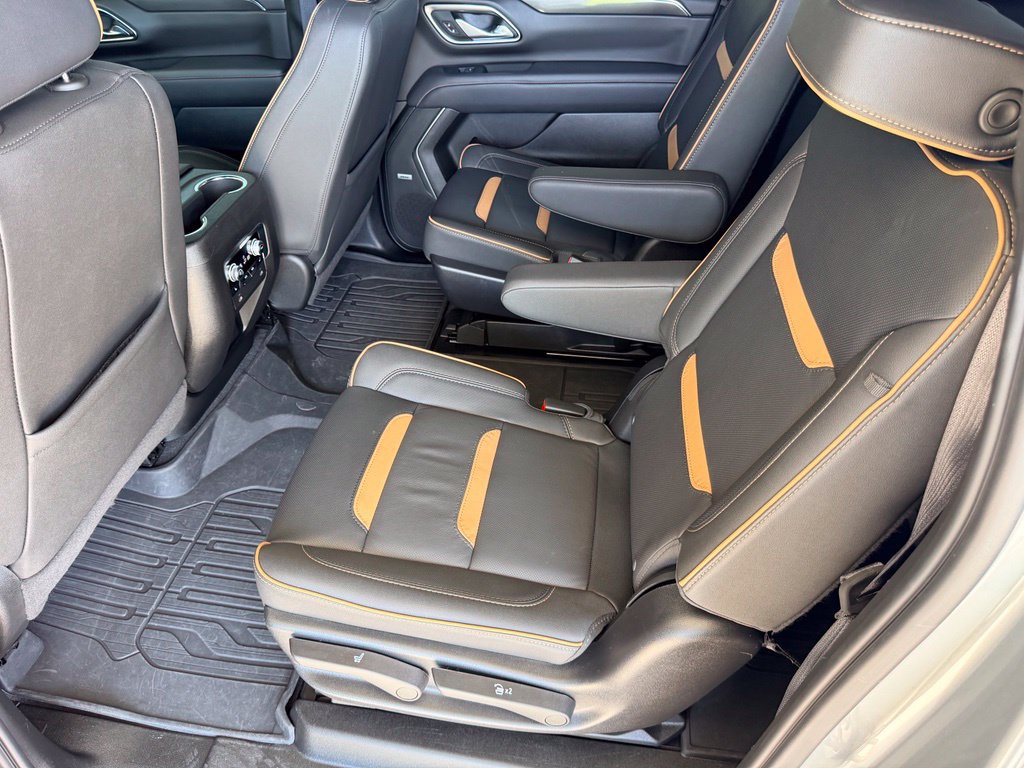 Used 2024 GMC Yukon XL AT4 w/ Technology Package AWD/4WD image 31