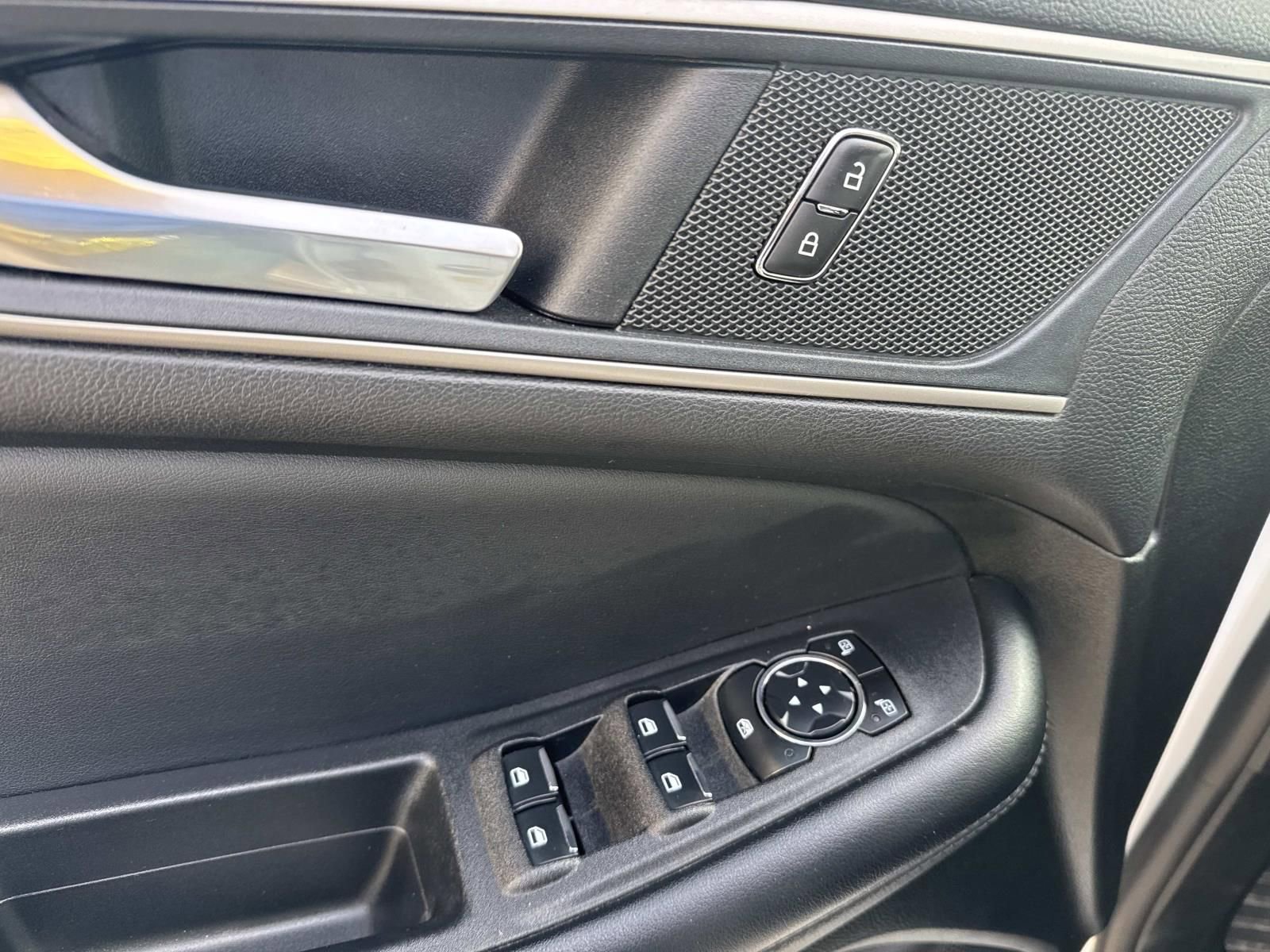 Certified 2023 Ford Edge SEL image 25