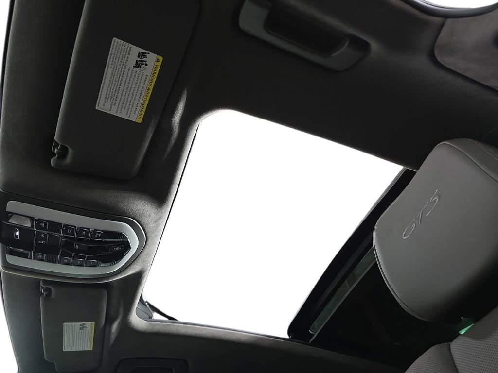 Certified 2025 Porsche Macan GTS image 28