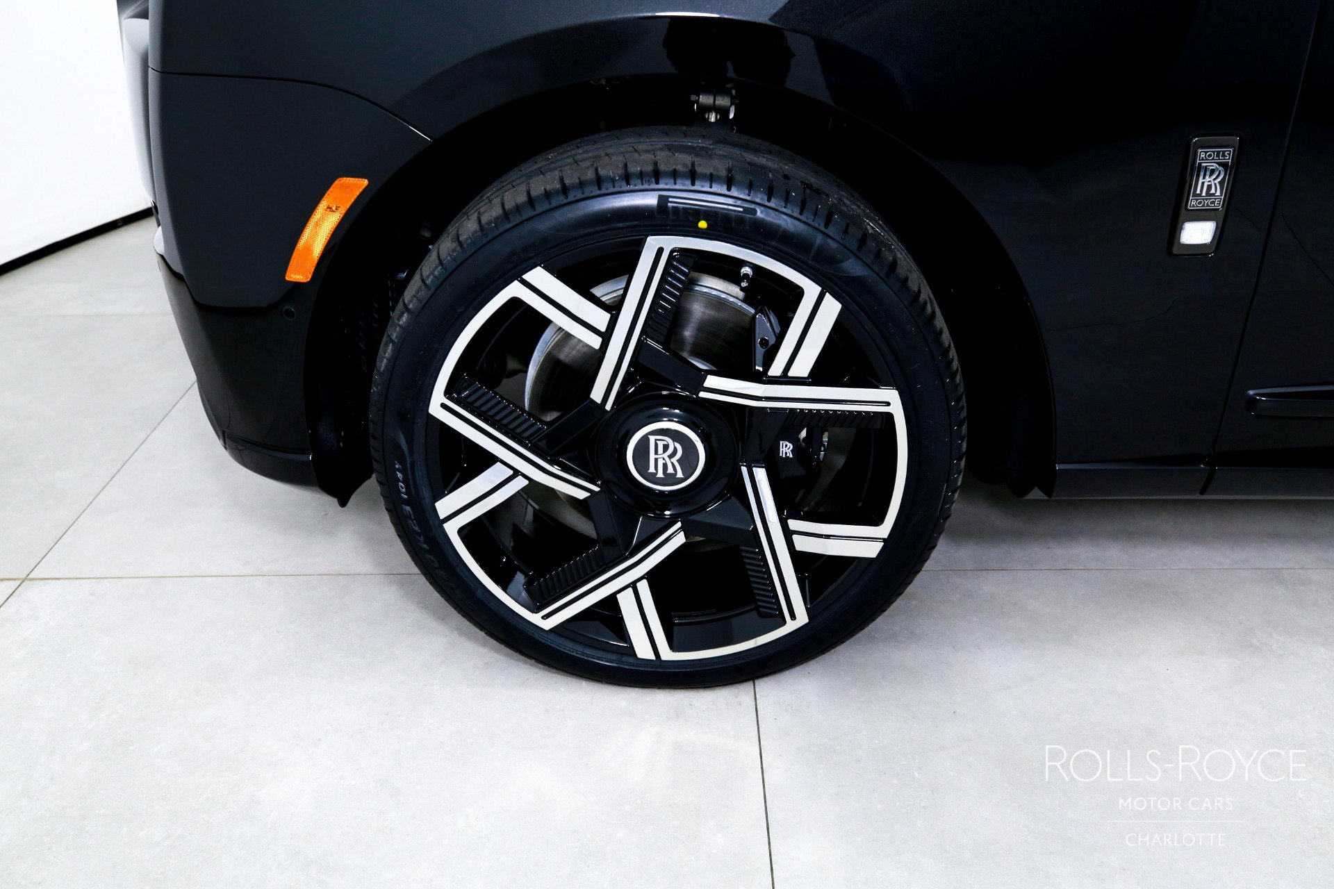 New 2026 Rolls-Royce Cullinan Black Badge image 42