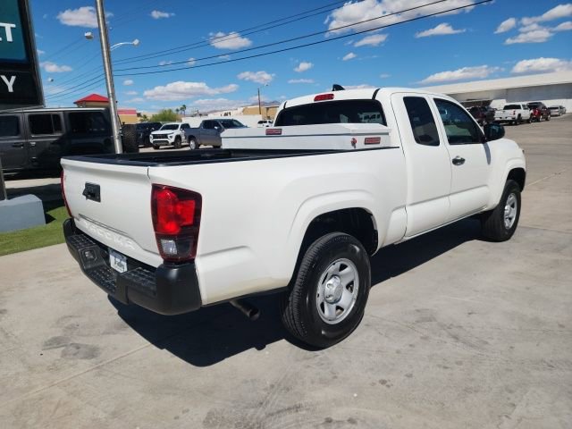 Used 2022 Toyota Tacoma SR image 4