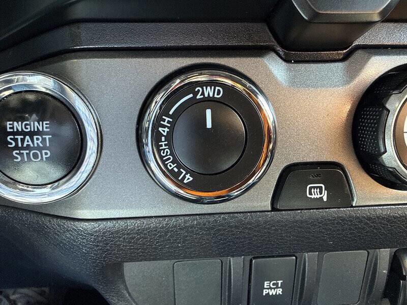 Used 2019 Toyota Tacoma TRD Sport image 27