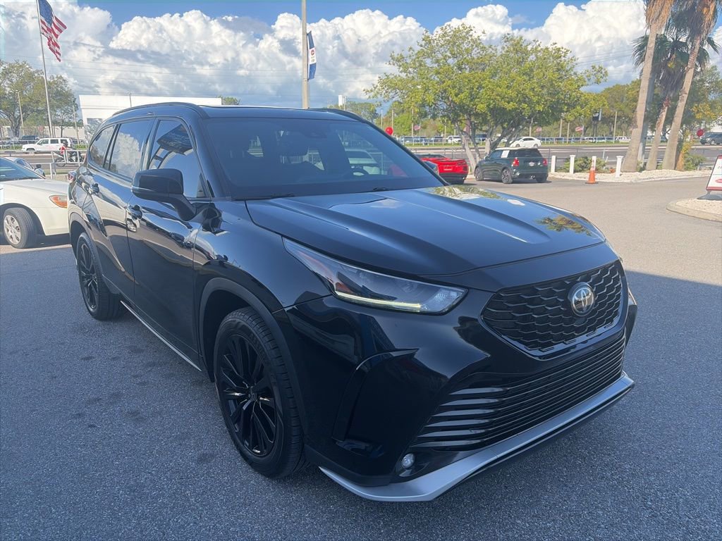 Used 2021 Toyota Highlander XSE video 1