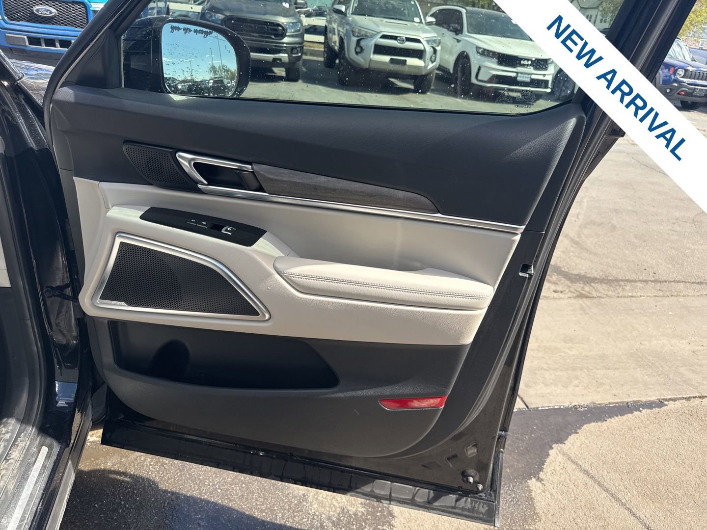 Used 2022 Kia Telluride SX w/ SX Prestige Package image 10