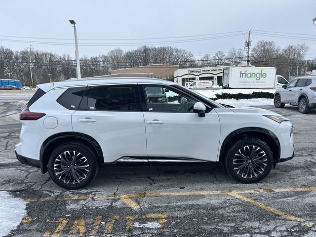 Used 2024 Nissan Rogue Platinum image 9