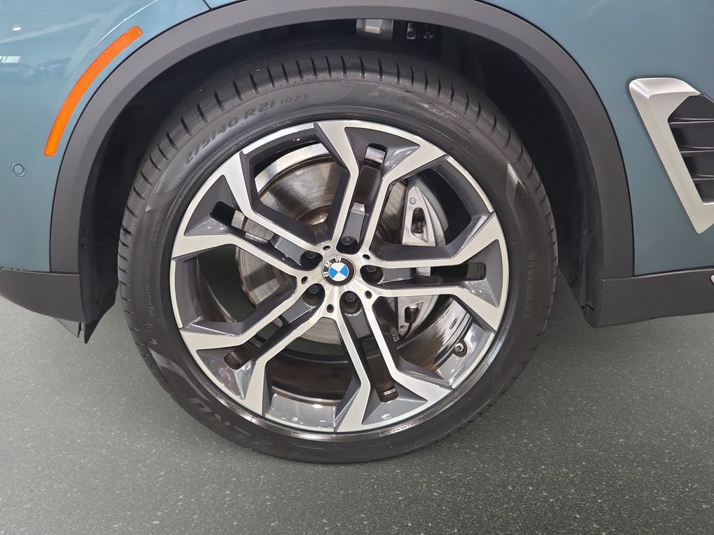 Certified 2025 BMW X5 xDrive40i w/ Parking Assistance Package AWD/4WD image 27