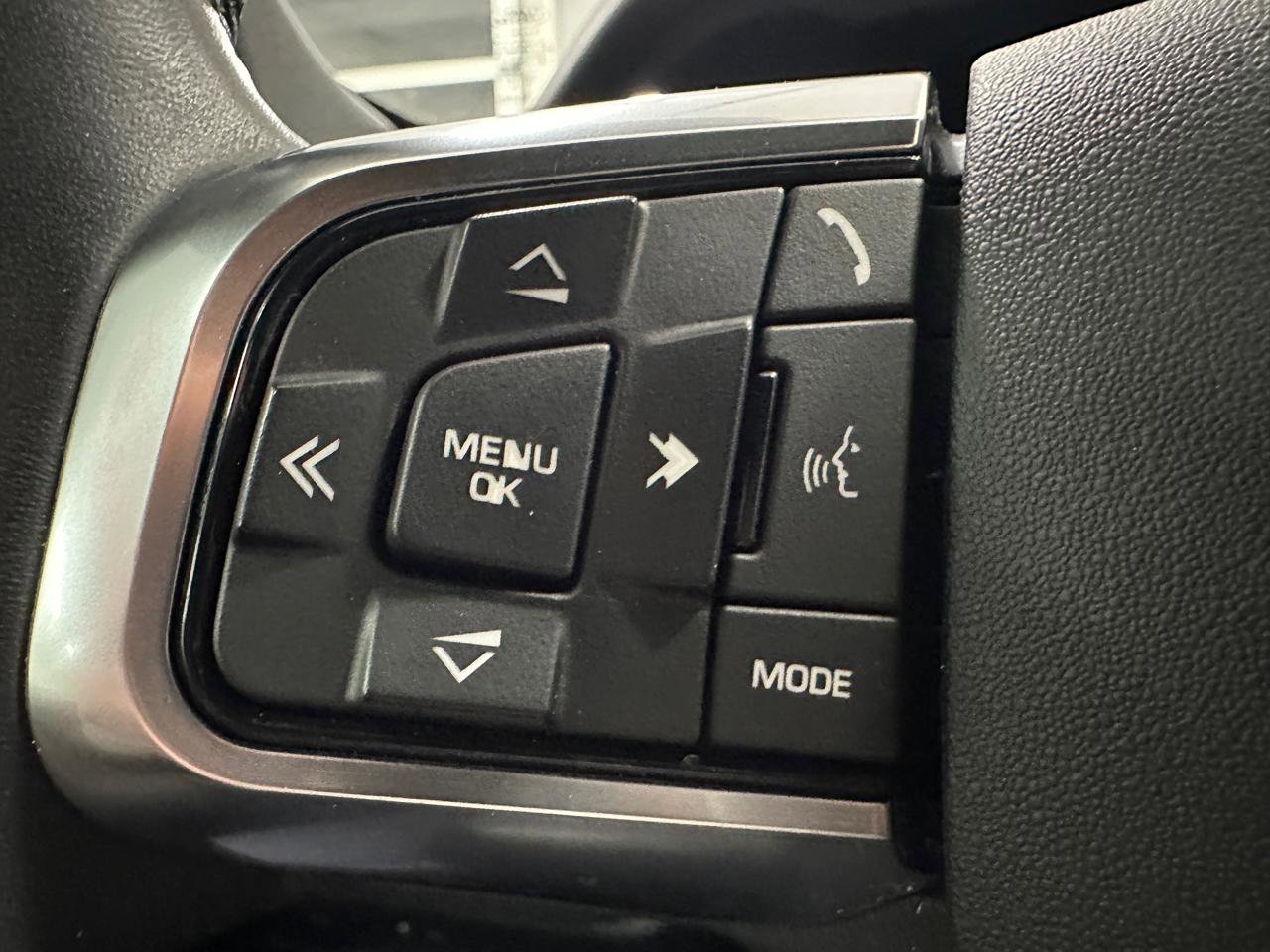 Used 2019 Land Rover Discovery Sport SE image 31