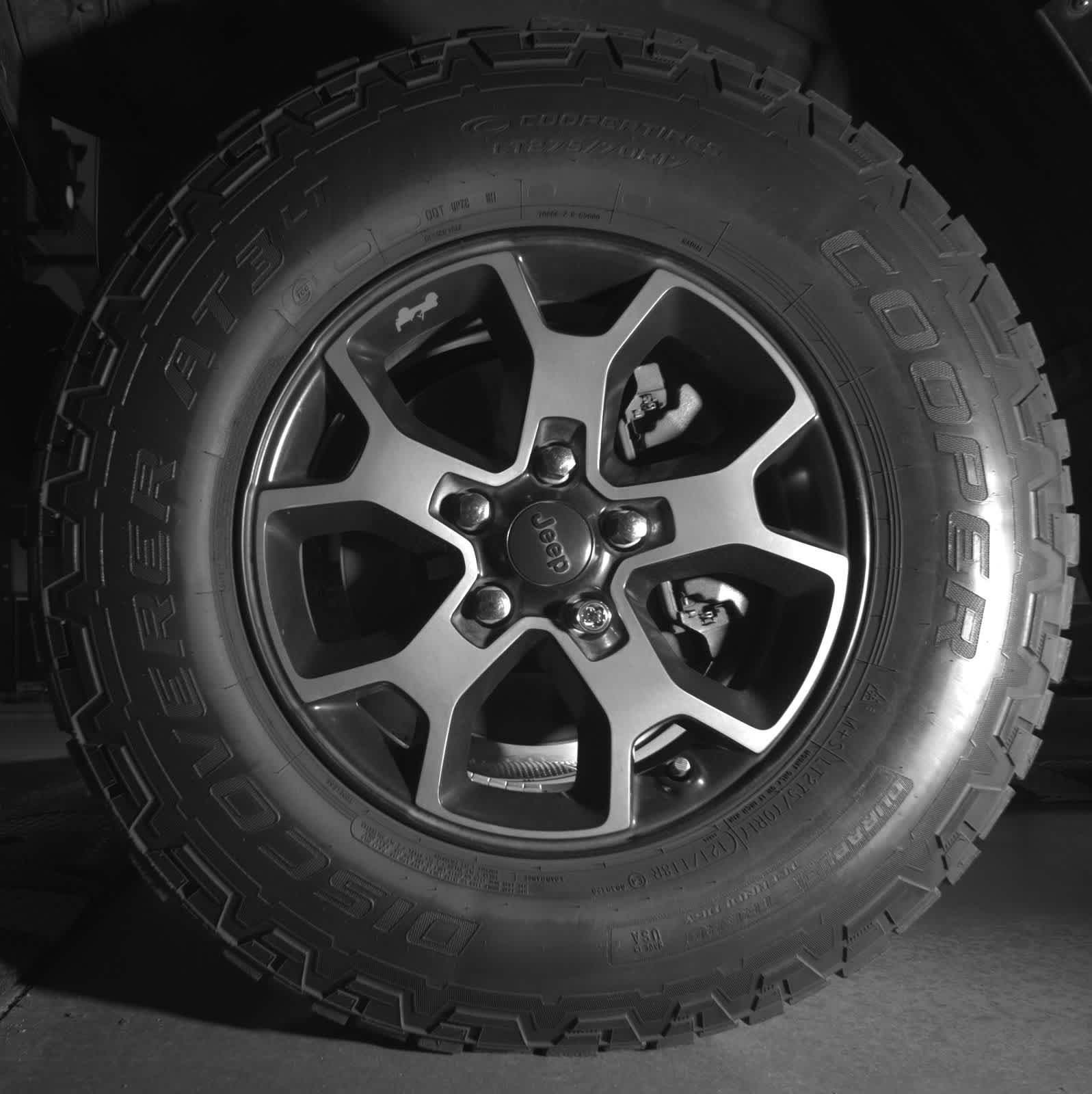 Used 2018 Jeep Wrangler Unlimited Rubicon AWD/4WD image 9