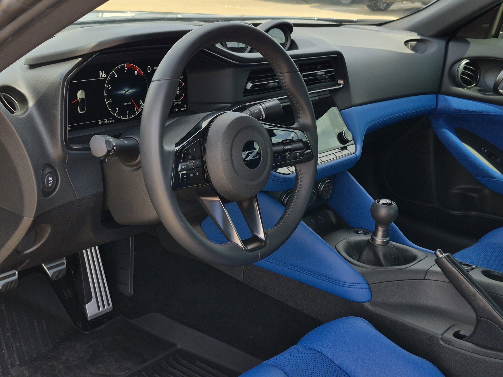 Used 2024 Nissan Z Performance w/ Floor Mat Package RWD image 13
