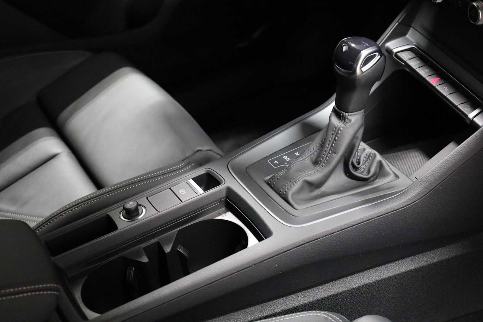 Certified 2025 Audi Q3 2.0T Premium w/ Black Optic Sport Package image 19