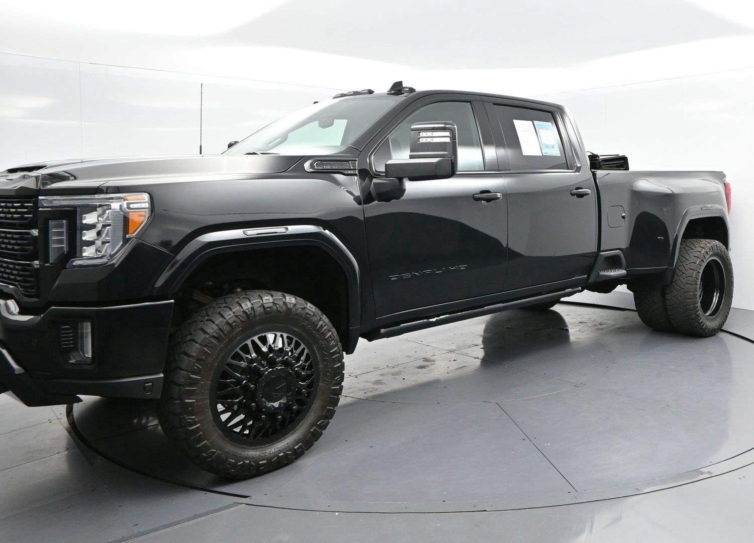 Used 2022 GMC Sierra 3500 Denali w/ Denali Ultimate Package AWD/4WD image 3