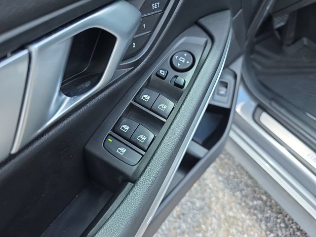 Used 2023 BMW 330i Sedan w/ Premium Package RWD image 18