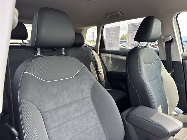 Used 2024 Volkswagen Taos SE FWD image 28