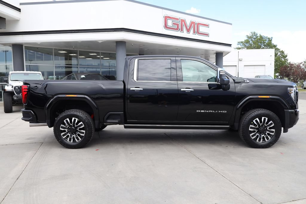 New 2026 GMC Sierra 3500 Denali Ultimate AWD/4WD image 7