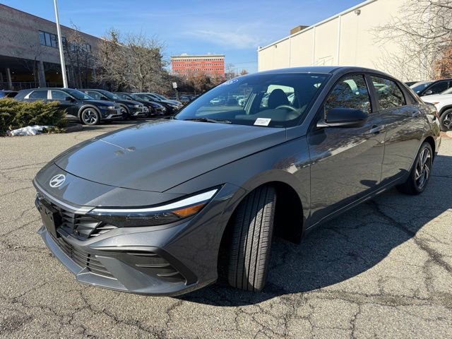 Certified 2025 Hyundai Elantra Sport image 3