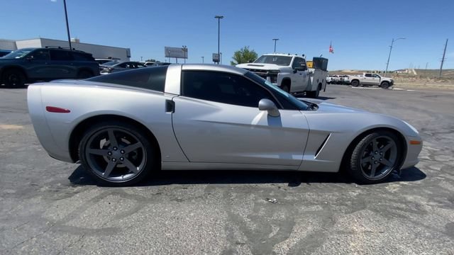 Used 2006 Chevrolet Corvette Coupe w/ Preferred Equipment Group RWD image 9