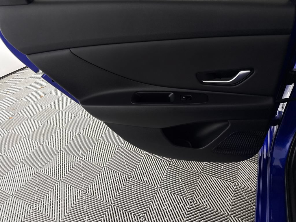 Certified 2023 Hyundai Elantra Limited FWD image 14