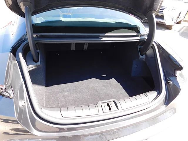 Used 2021 Porsche Taycan image 6