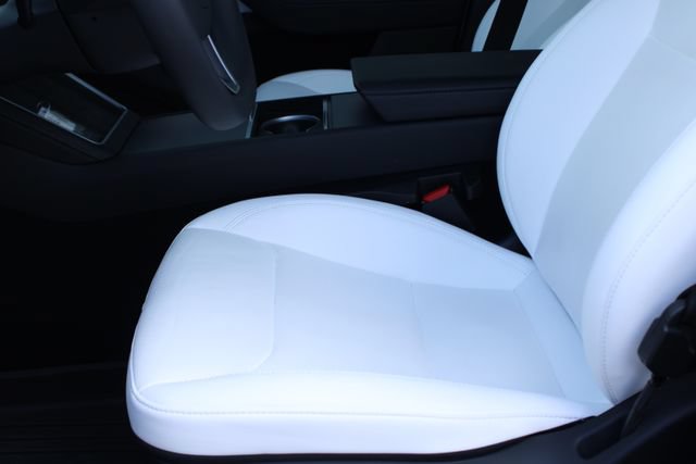 Used 2026 Tesla Model Y 2WD image 26