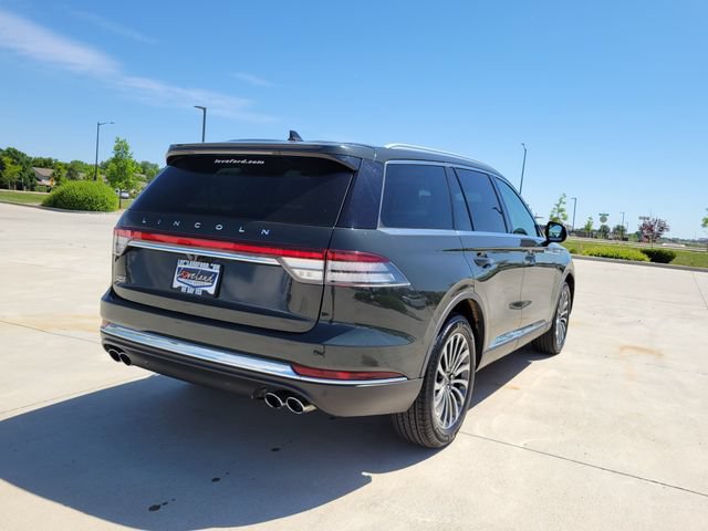 Used 2022 Lincoln Aviator AWD w/ Premium Package image 3