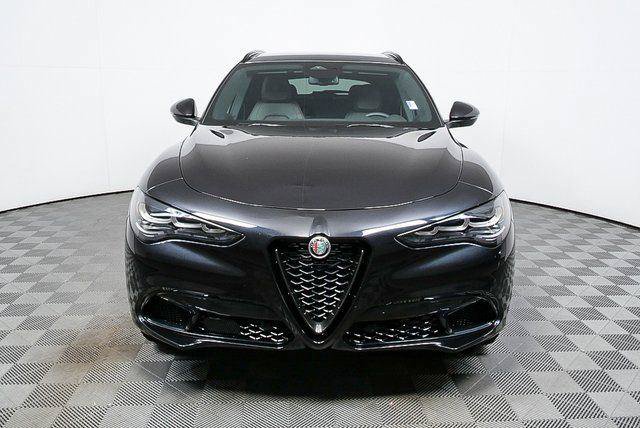 New 2025 Alfa Romeo Stelvio Sprint AWD/4WD image 36