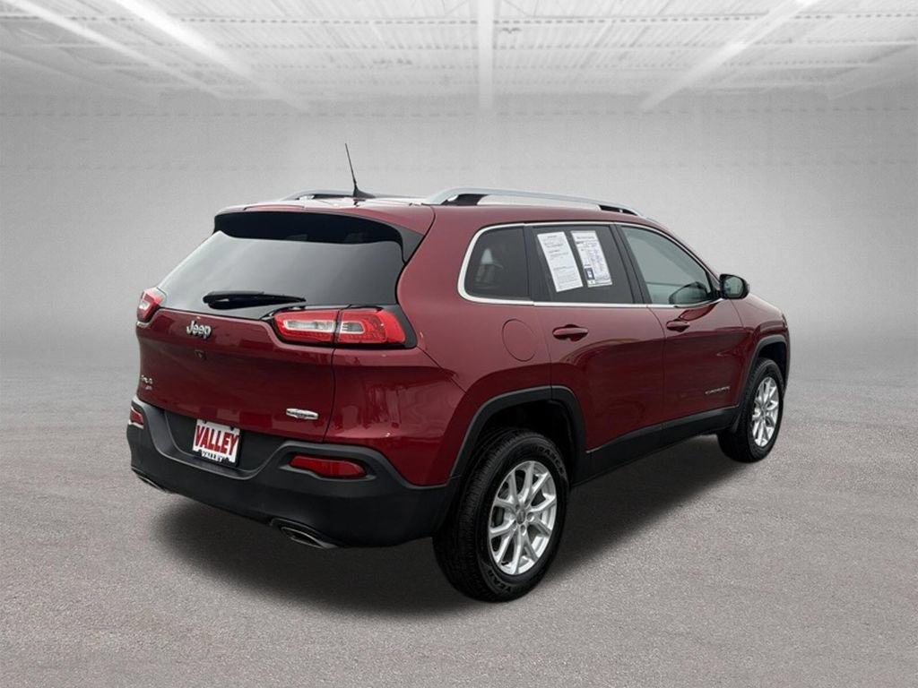 Used 2017 Jeep Cherokee Latitude w/ Cold Weather Group AWD/4WD image 13