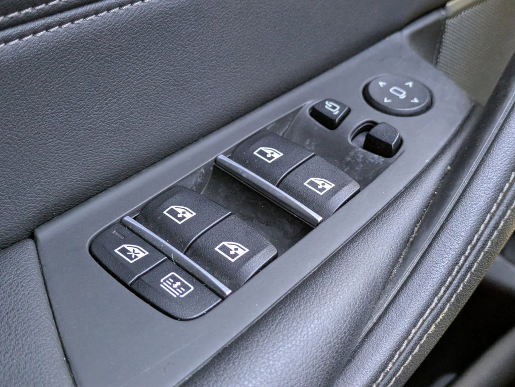 Used 2022 BMW M550i xDrive w/ Executive Package image 34