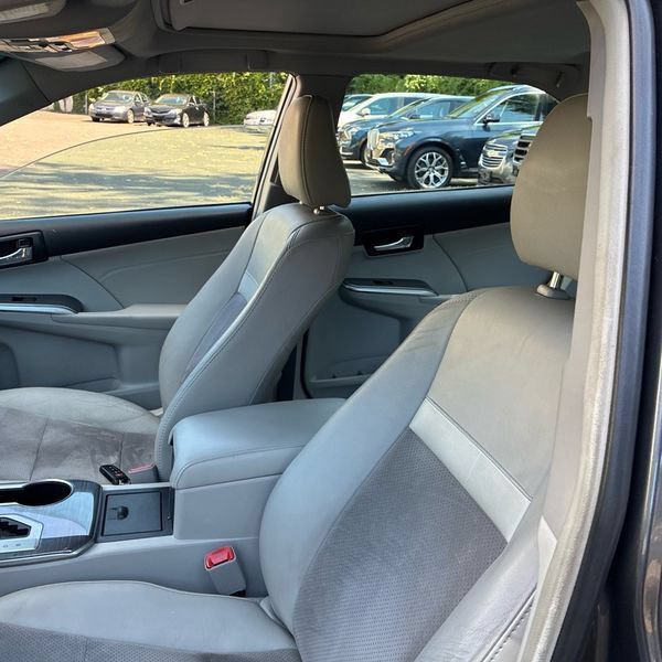 Used 2014 Toyota Camry XLE w/ Leather Package FWD image 20