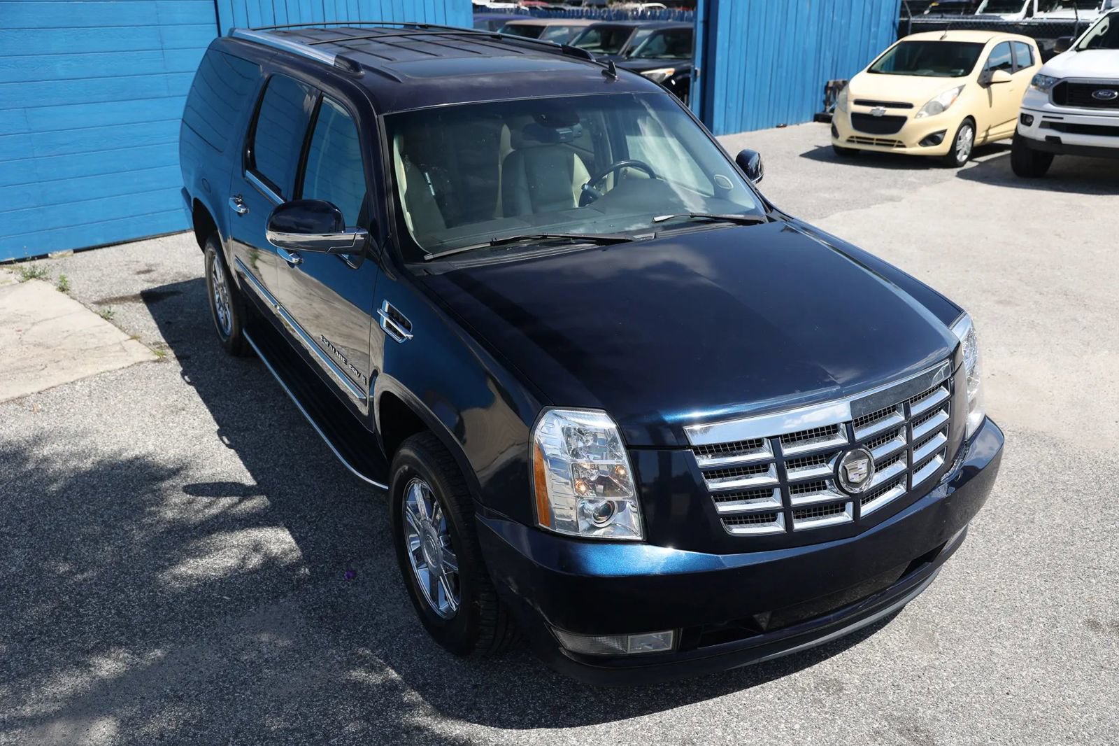 Used 2007 Cadillac Escalade ESV AWD w/ Information Package image 9