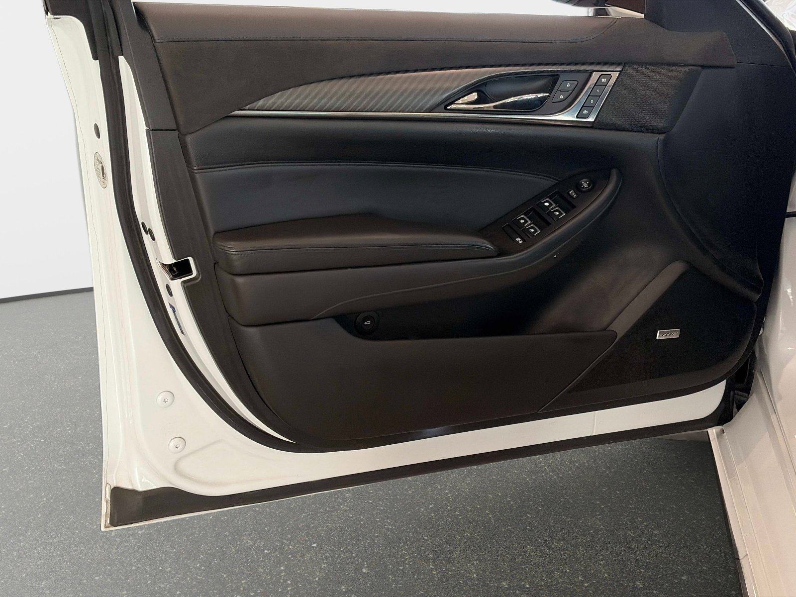 Used 2017 Cadillac CTS V w/ Carbon Black Package image 18