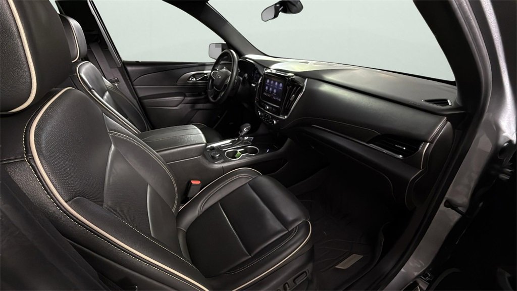 Used 2023 Chevrolet Traverse Premier w/ Redline Edition image 36