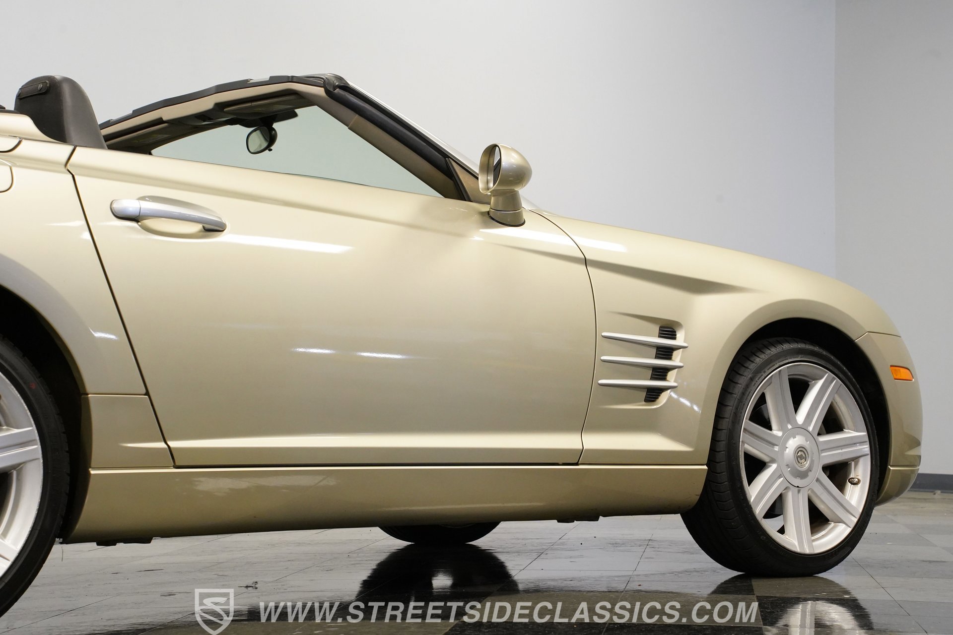 Used 2006 Chrysler Crossfire Limited RWD image 29