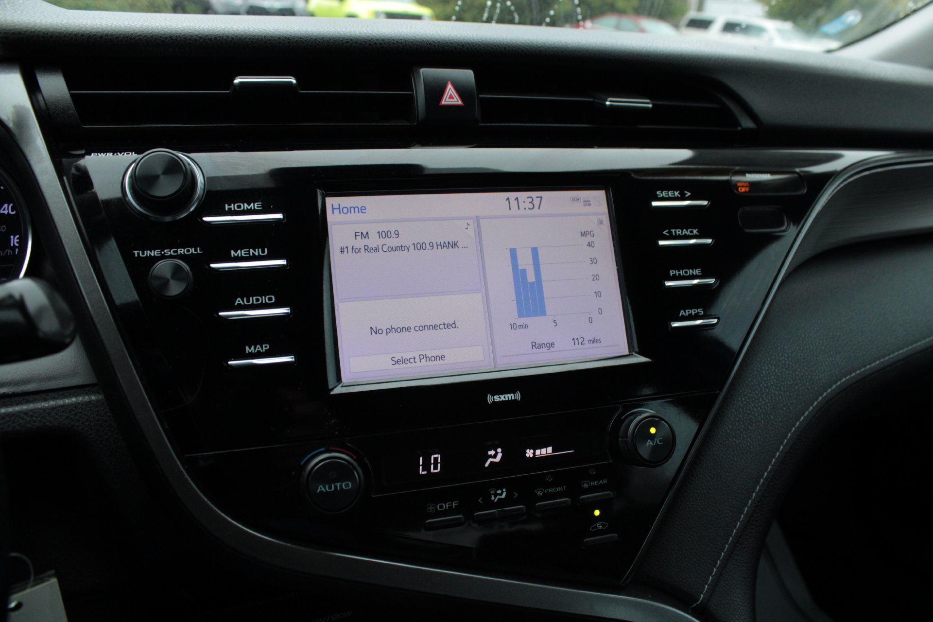 Used 2020 Toyota Camry SE FWD image 35