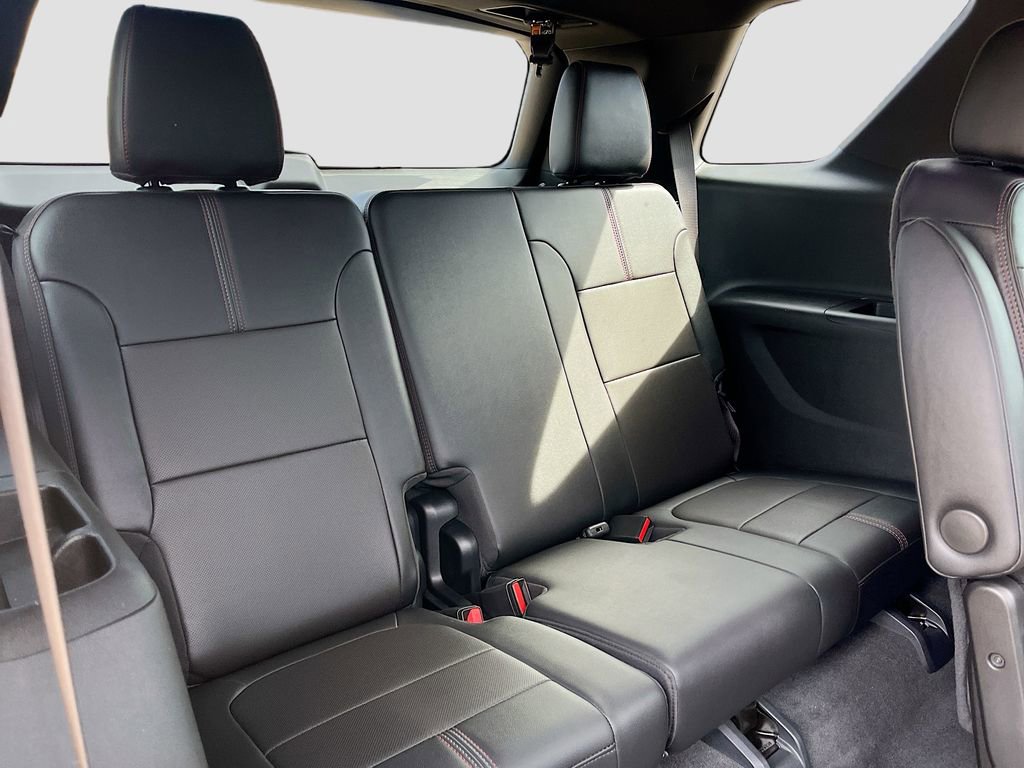 Used 2023 Chevrolet Traverse RS w/ LPO, Cargo Package image 29