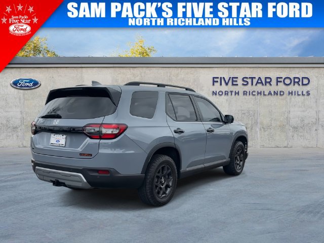Used 2025 Honda Pilot TrailSport image 9
