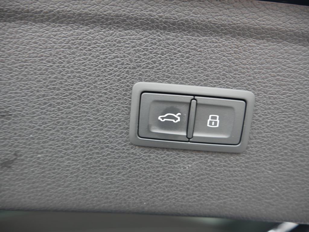 Certified 2023 Audi Q5 2.0T Premium w/ Convenience Package image 28