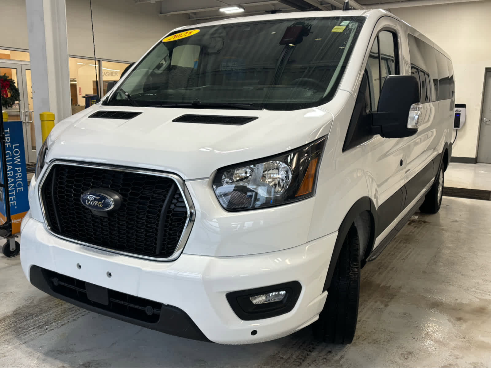Used 2025 Ford Transit 350 XLT image 5