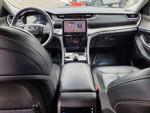 Used 2023 Jeep Grand Cherokee L Limited AWD/4WD image 6