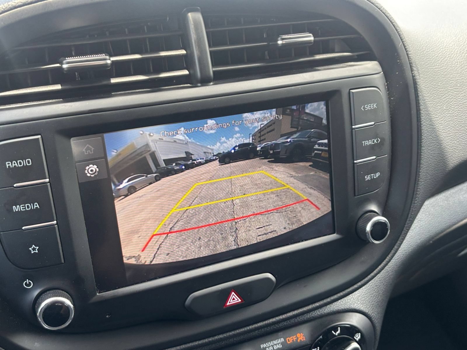 Used 2025 Kia Soul LX w/ LX Technology Package FWD image 22