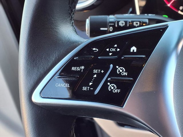 Used 2025 Mercedes-Benz GLC 300 image 10