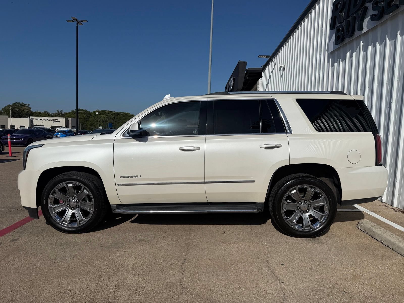 Used 2015 GMC Yukon Denali w/ Open Road Package AWD/4WD image 3